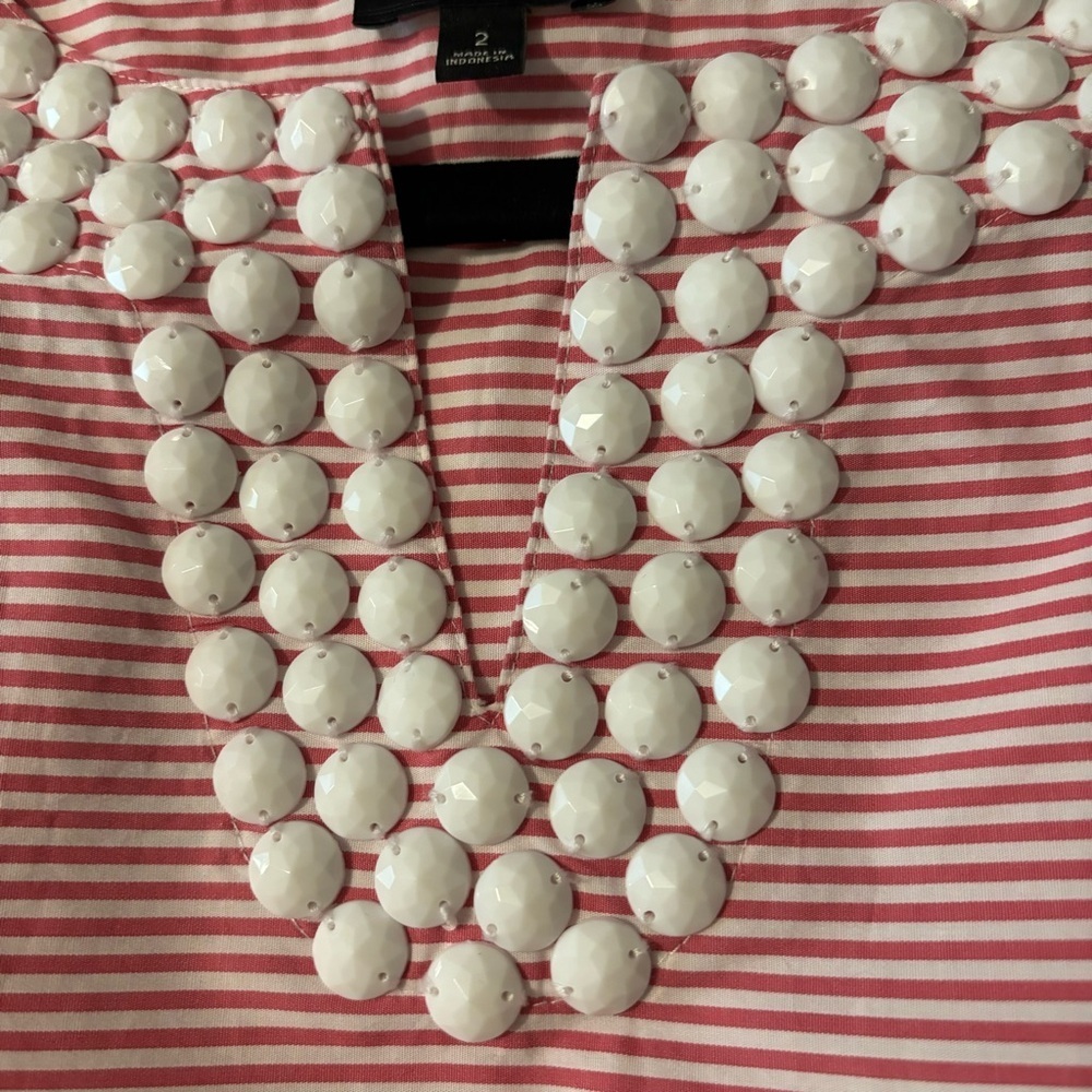 ❤️2/$15 or 3/$21❤️ Talbots Striped Sleeveless Top w/Beading, Size 2 - Picture 3 of 9